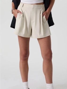 VUORI Villa Trouser Shorts Women's Size L Mushroom Beige Athleisure